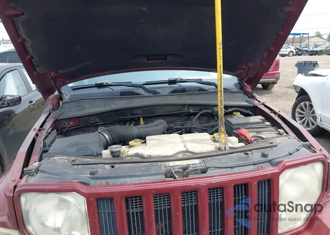 2008 Jeep Liberty Sport z USA, uszkodzony, nr VIN 1J8GP28K48W166843